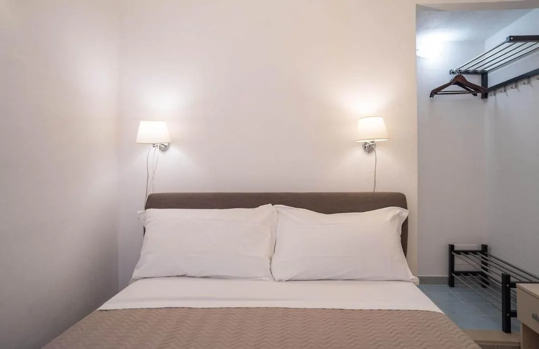 Al Centro del Corso - Holiday Rooms-1