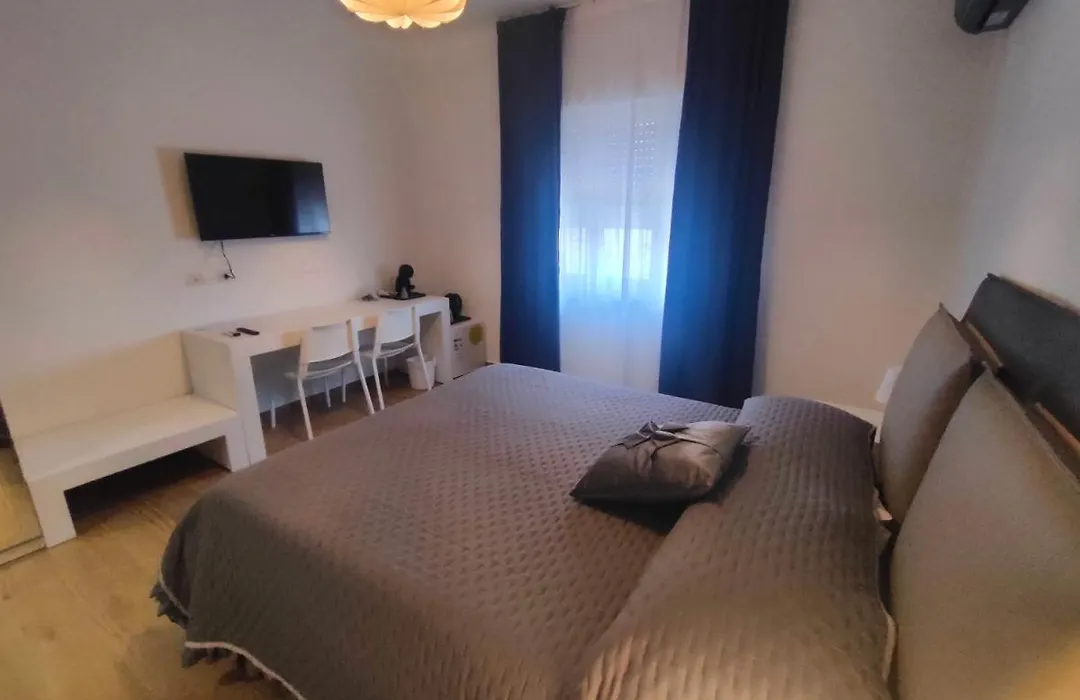 Chiarina Rooms-1