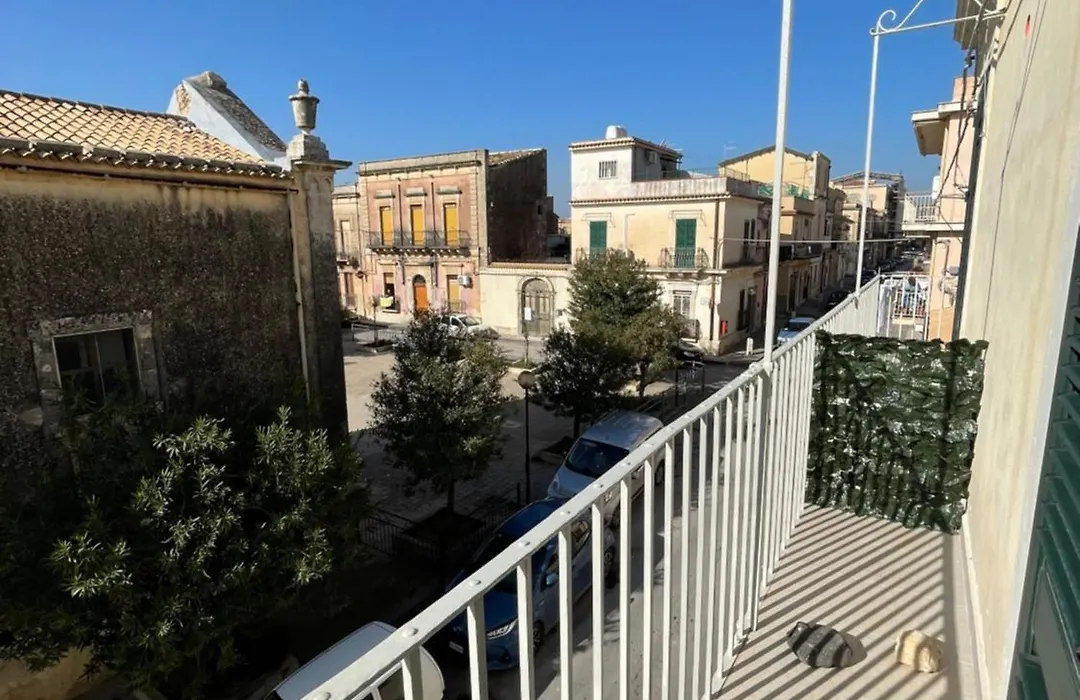 Casa Crispi-1