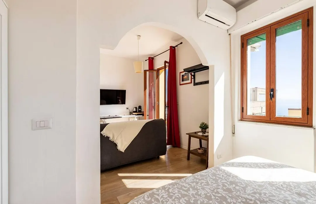 Tauromenion Guest House-1