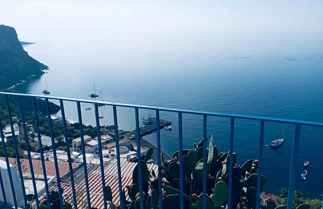 Villa Vista Mare a Filicudi-1