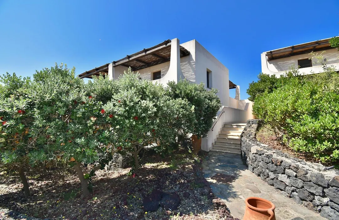 Kuddie Rosse Eco-Friendly Residence-1