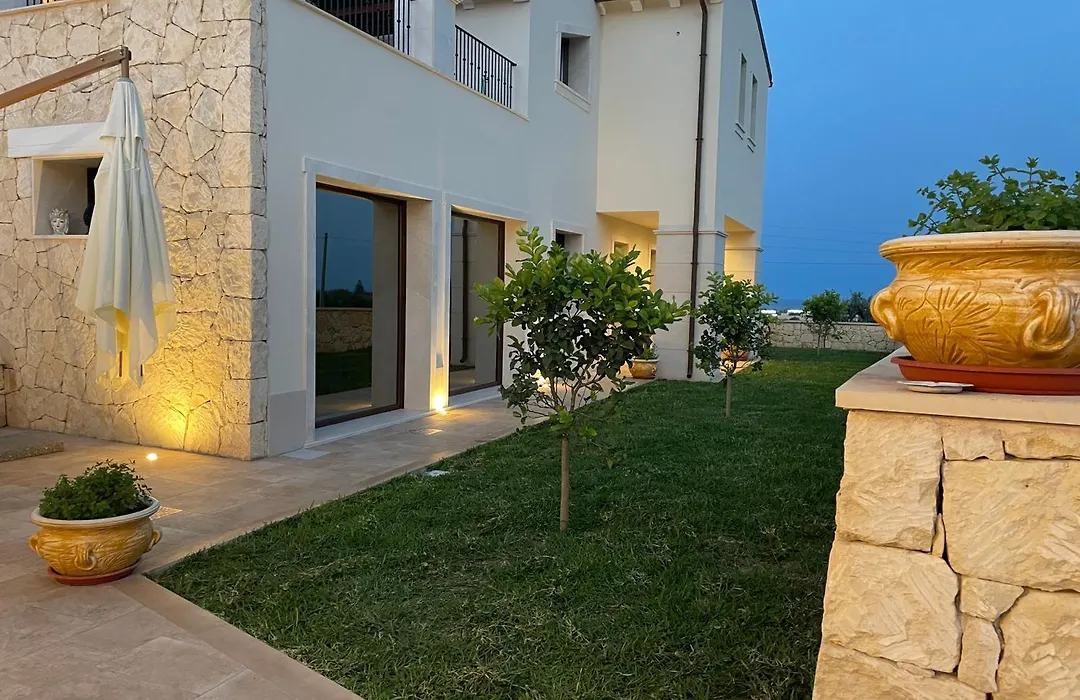 Villa Carmiano B&B Luxury Bedrooms In Avola In The Province Of Syracuse With Room With Swimming Pool-1