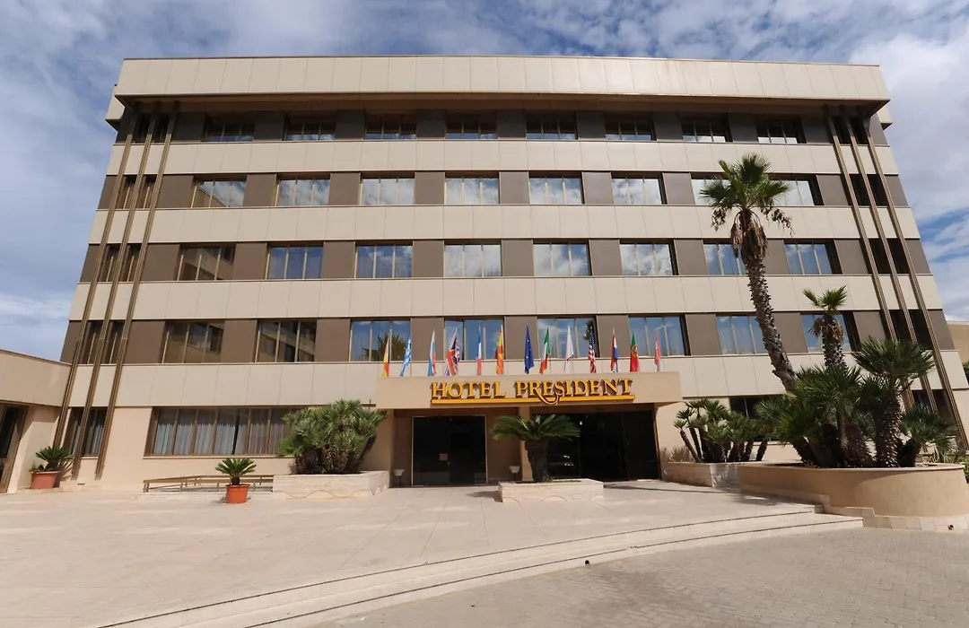 Hotel President-1