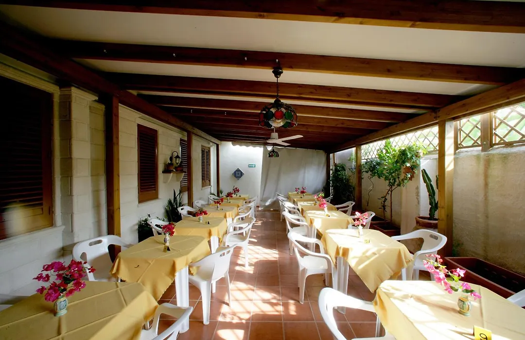 Albergo Bouganville-1