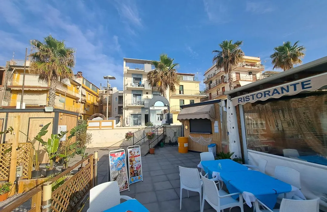 Maniel Beach Hotel-1