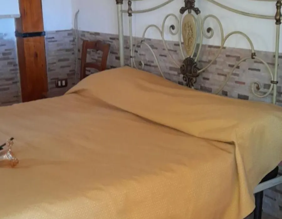 Casa vacanze VILLA ANGELA con piscina house country per 8 persone-1