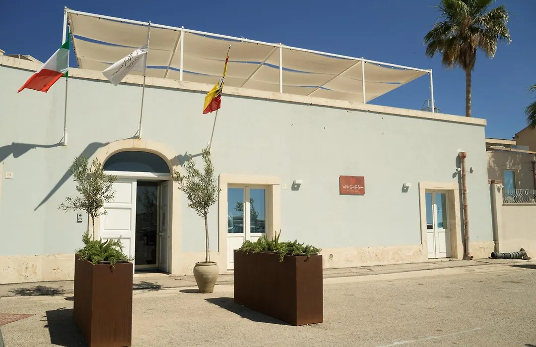 Boutique Hotel Molo Santa Lucia-1