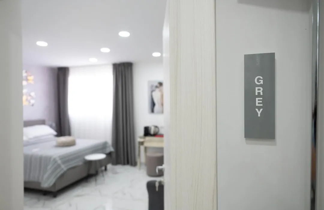 Seven7 Rooms-1