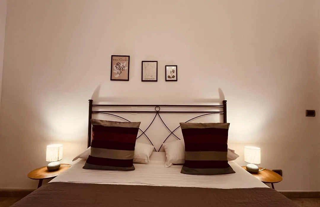 Sicilia Vacation Rooms-1
