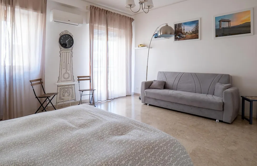 Papillon BnB-1