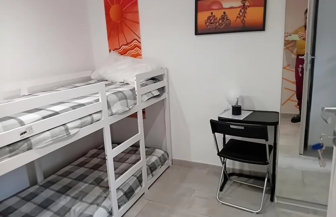 Room In Historical City Centre With Private Bathroom-1