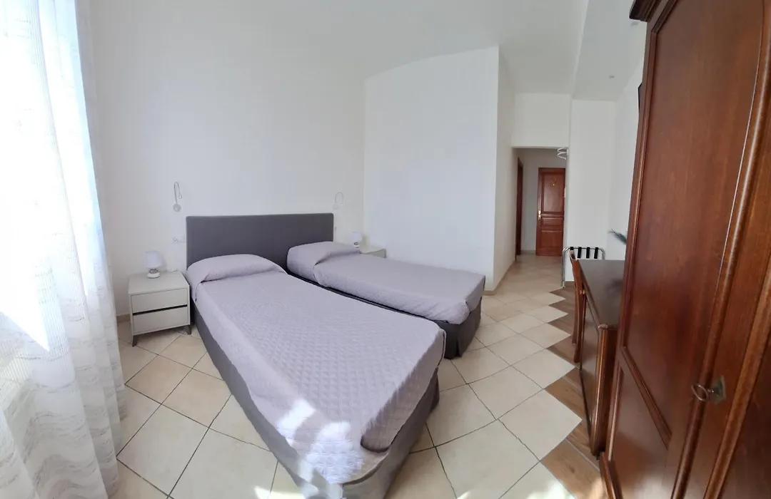 Mariposa B&B-1