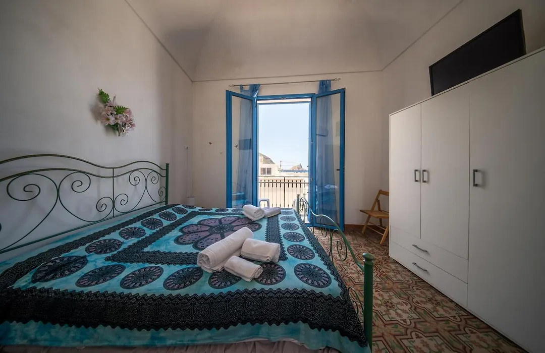 The Twins Rooms In Marettimo 1-1