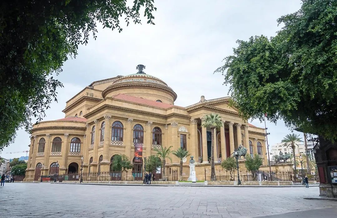 B&B Into Palermo Rooms Vicino Al Teatro Massimo-1