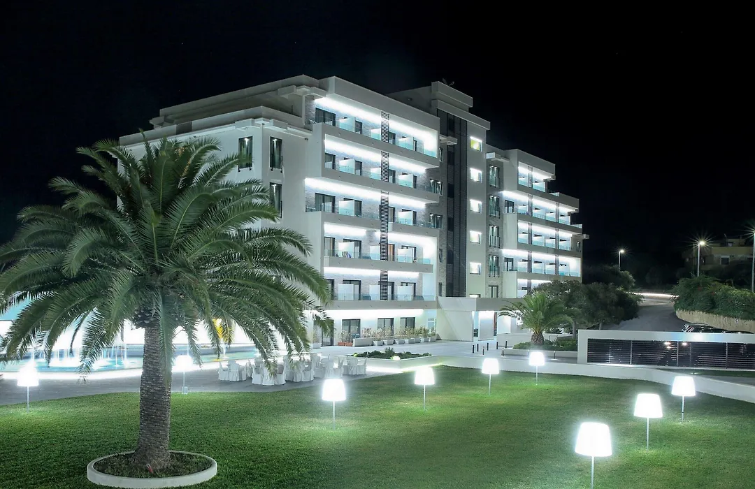 Hotel Santa Lucia Le Sabbie D'Oro-1