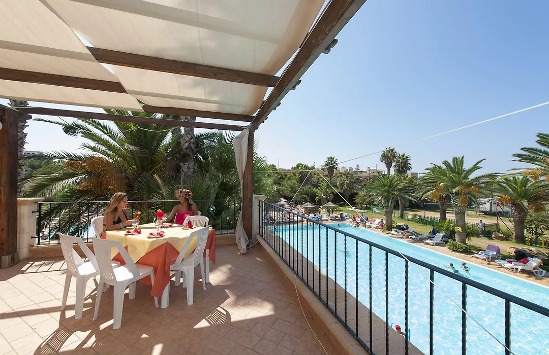 Sporting Club Village-1