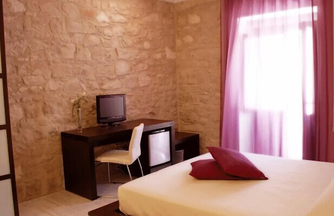 Abraxia B&B-1