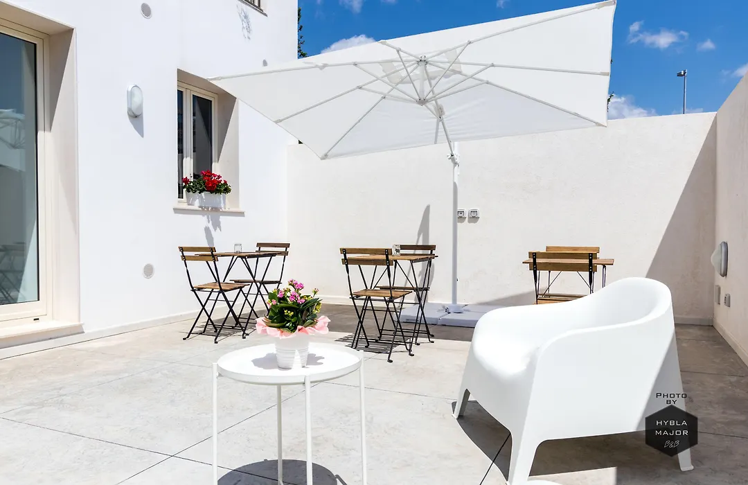 Hybla Major B&B-1