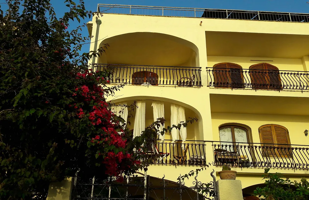 Sabrina Suite-1