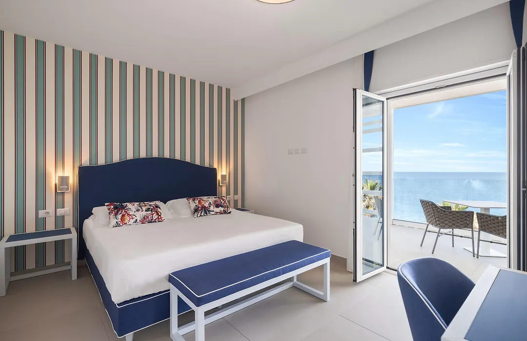 Seaside Hotel-1