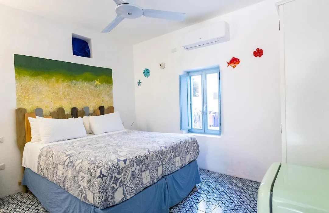 Art B&B-1