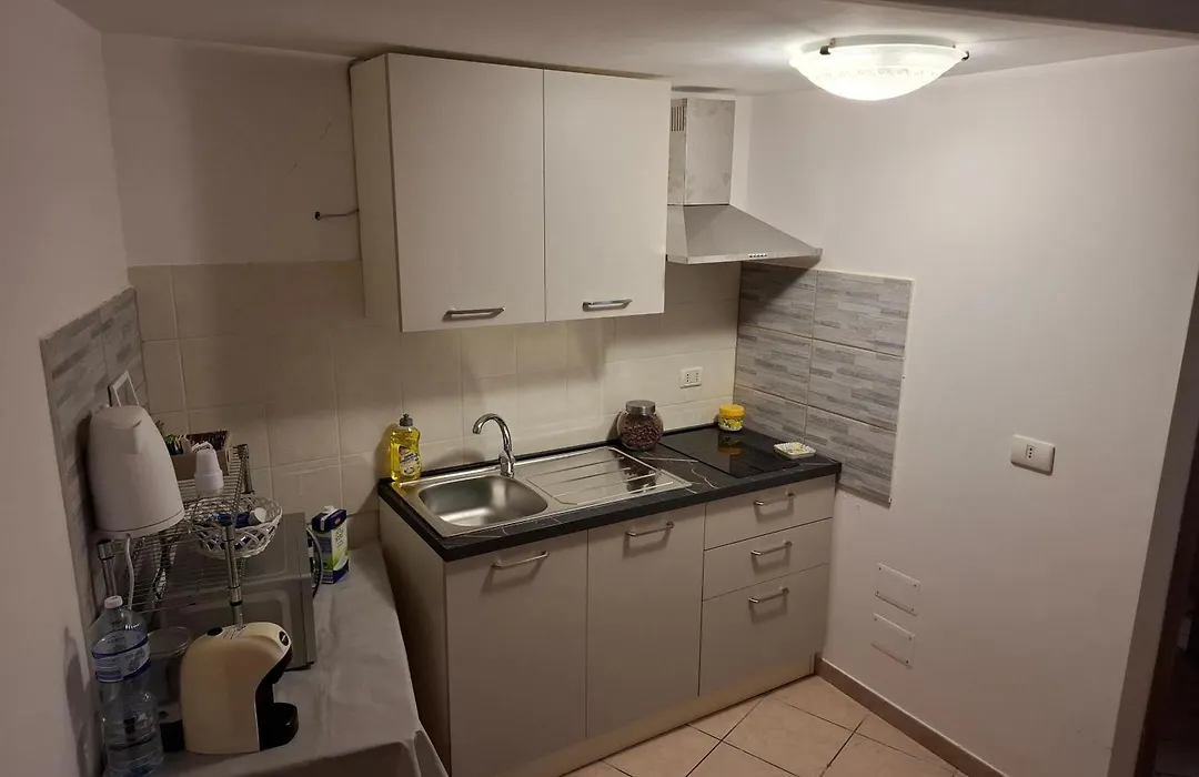 B&B Le Lumie L' Antico Cortile Camere Con Cucina Privata With Private Kitchen-1