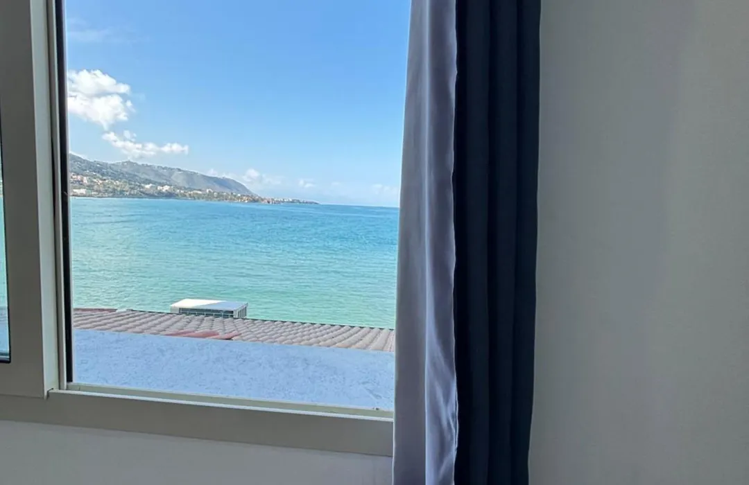 Casa Marina,la terrazza sul mare-1