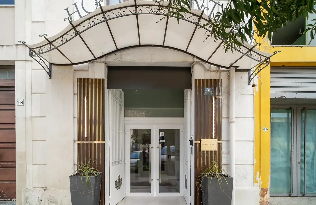 Hotel Centrale-1