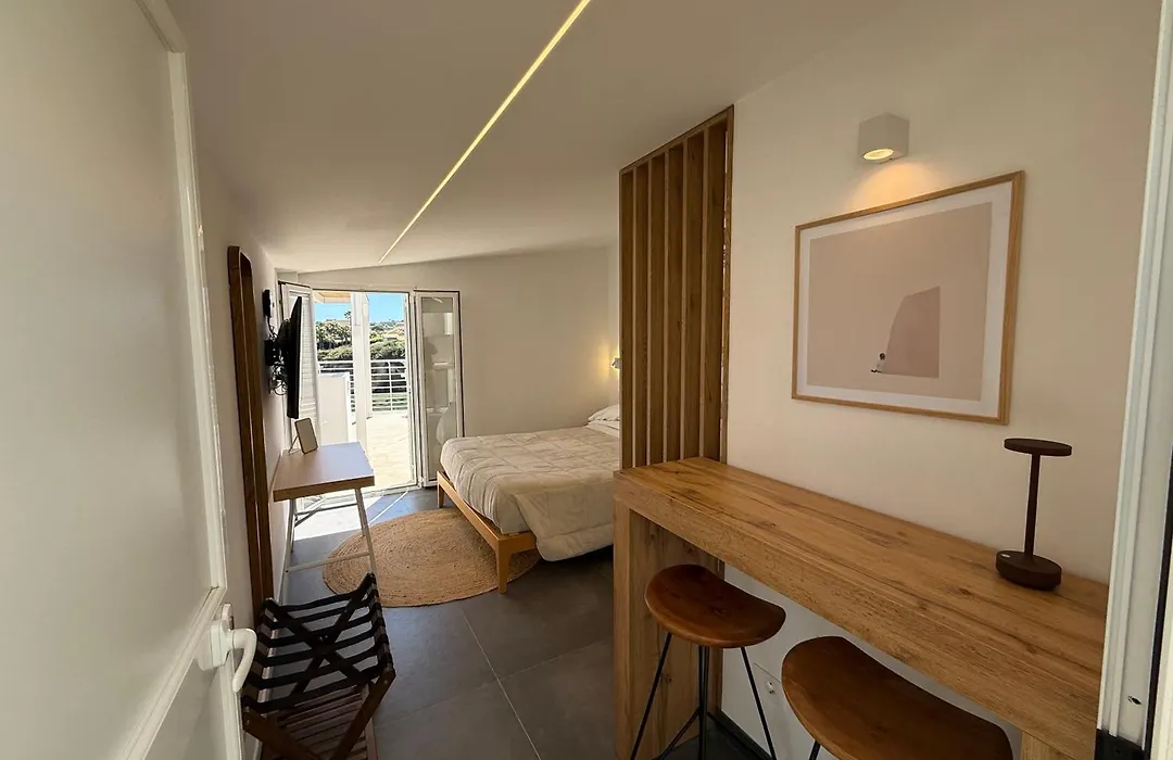Buona Onda Apartments-1