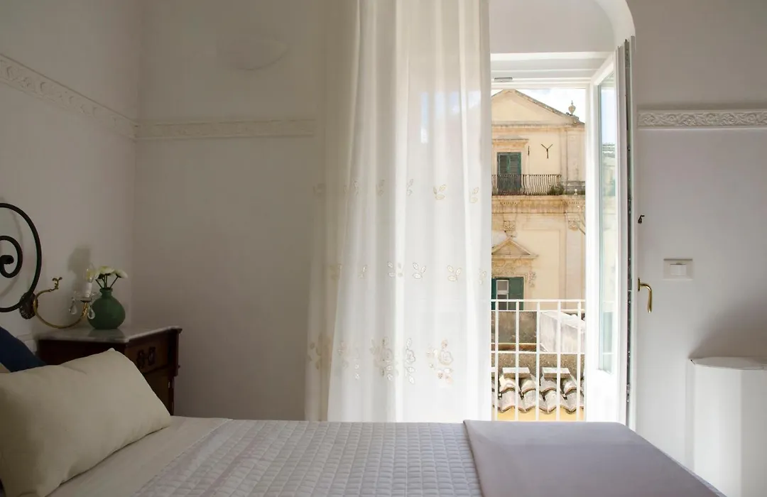 Casa Camelia - Cathedral View Apartment, 90M From Duomo-1