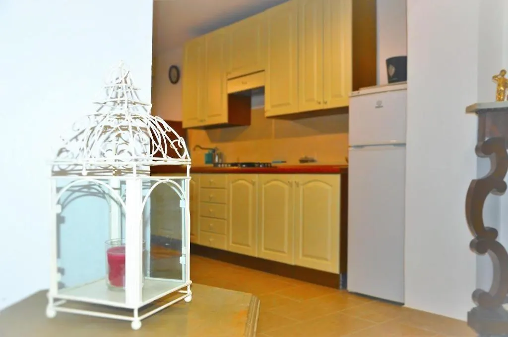 B&B A Due Passi Dal Mare-1
