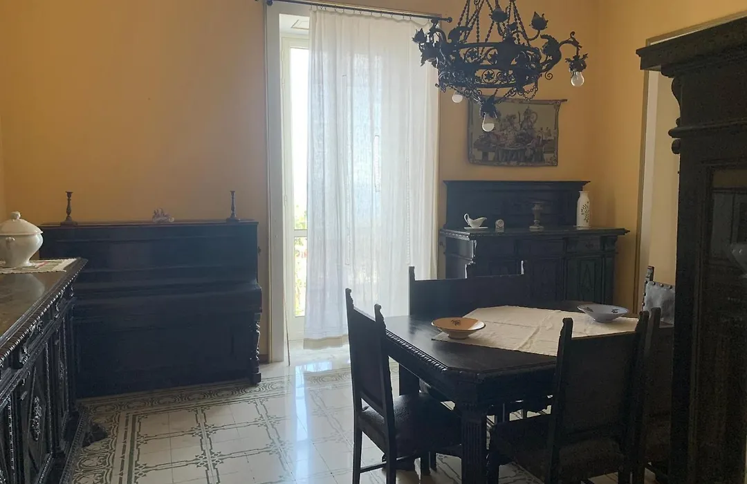 B&B Rosita-1