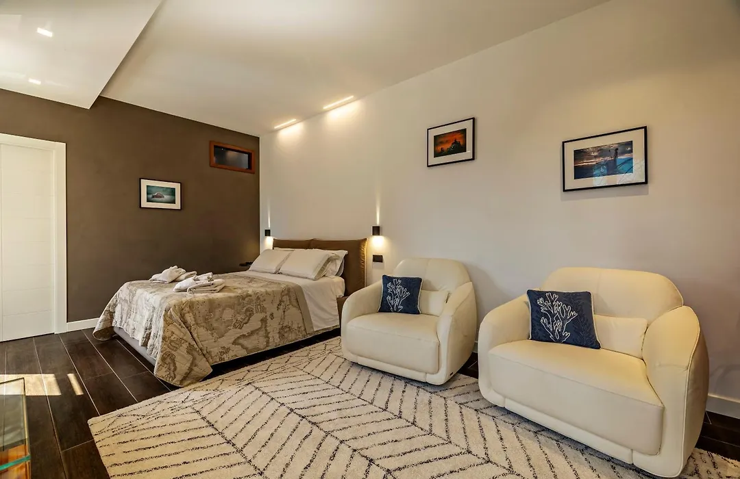 Qui Vicino Boutique Rooms And Suites-1
