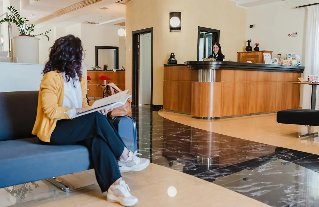 Cerri Hotel-1