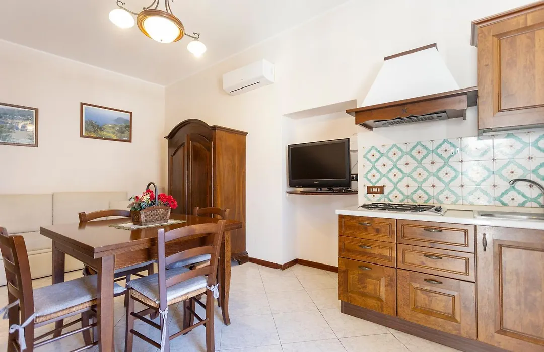 Case Vacanze Albamarina-1