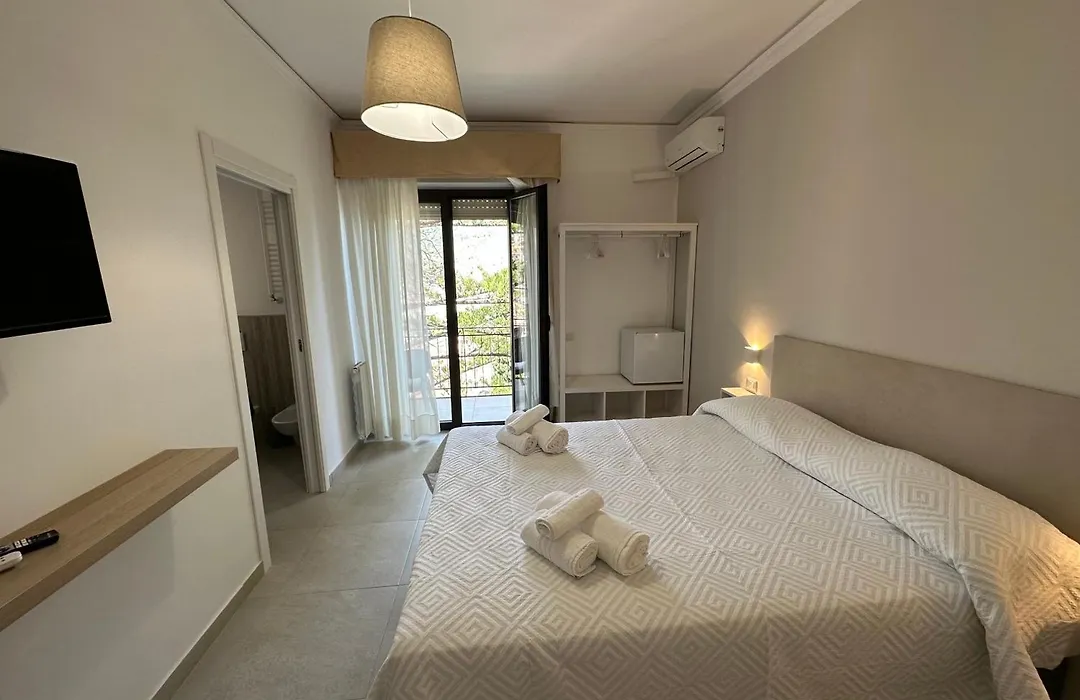Mira Taormina Rooms-1