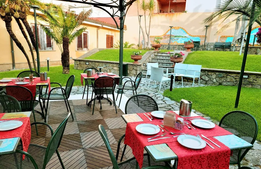 Hotel Garibaldi-1