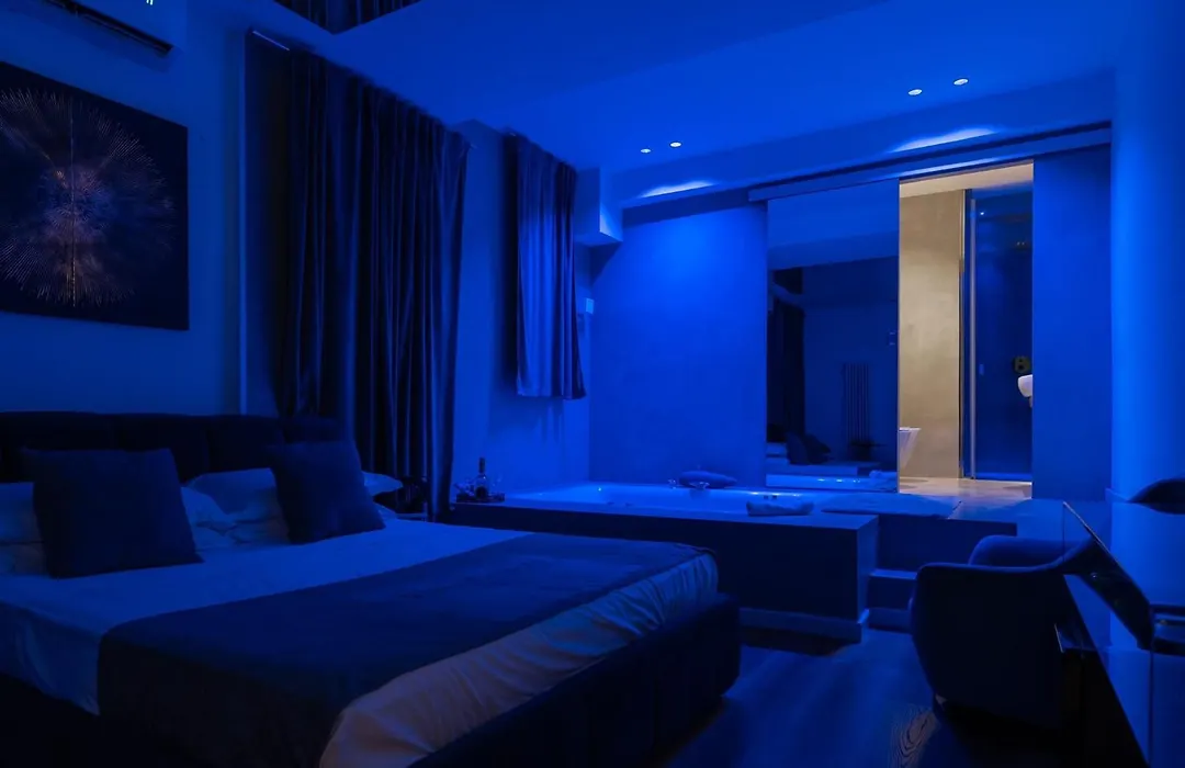 Four Luxury Suite-1