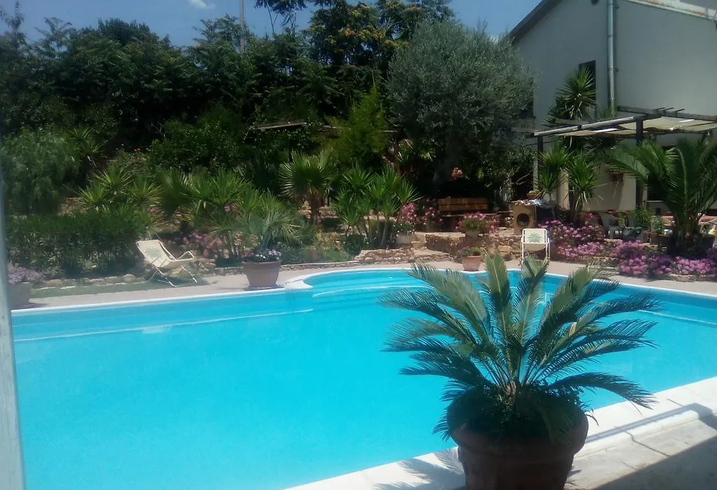 Casa Vacanze Laura-1