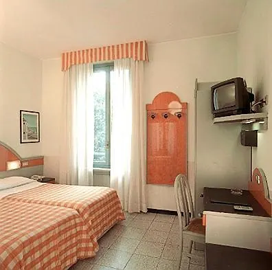 Hotel Mazzini-1