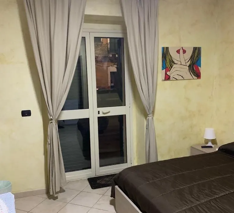 Airport Bedroom House-1