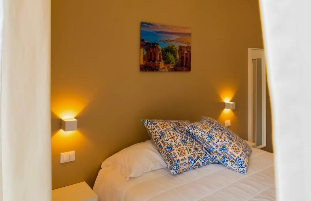 Taormina Bedda Rooms-1