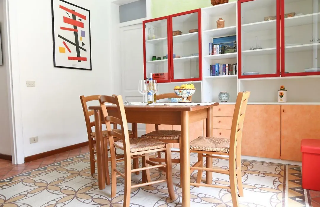 Garibaldi B&B-1