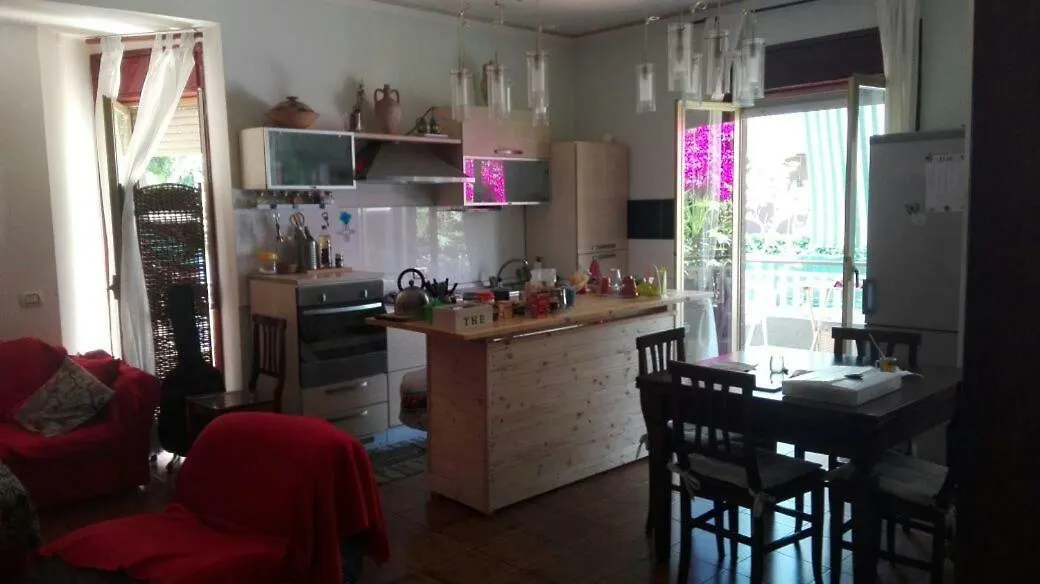 Casa Tellina lungomare scogliera-1