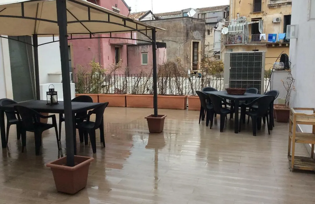 Suite Con Terrazza In Centro Storico-1