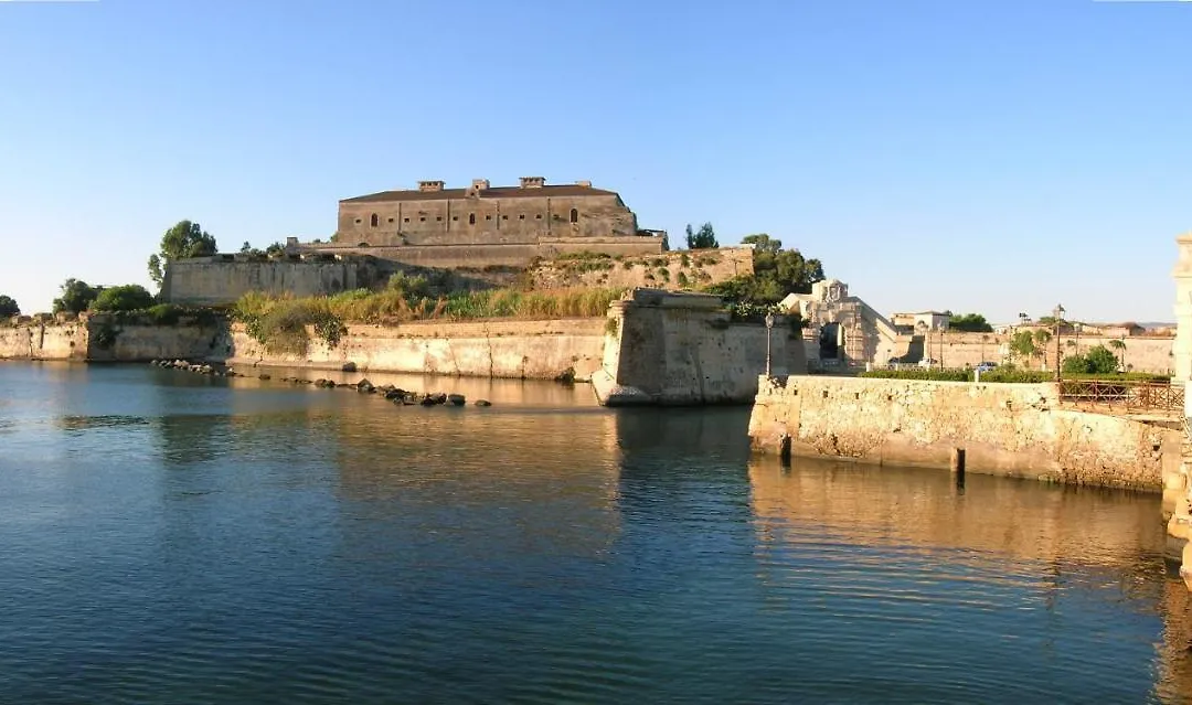 B&B Mare di Augusta La Finestra sul Porto-1