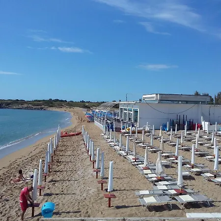 Arenella Beach Rooms-3