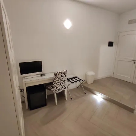 Sami Luxury Rooms 3 8 0 7 9 4 9 2 5 3-2