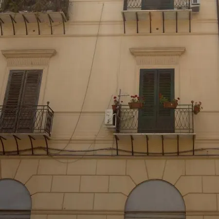 Giachi Friendly Rooms Alla Stazione-3